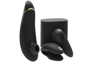 Womanizer Premium + We-Vibe Chorus Golden Moments - набор из двух шикарных игрушек